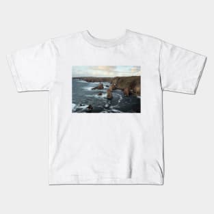 The Mangersta Sea Stacks, Isle of Lewis Kids T-Shirt